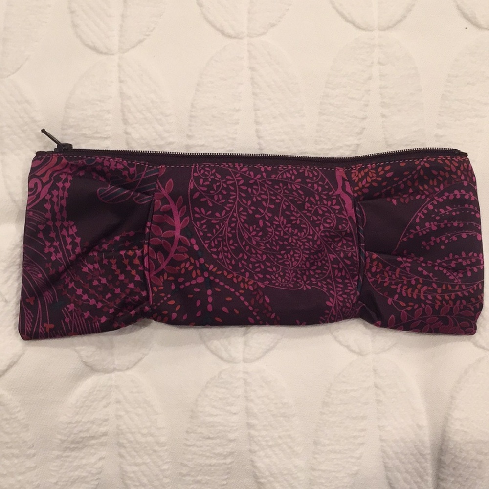 Beautiful Patterned Clutch - Picture 2 of 3